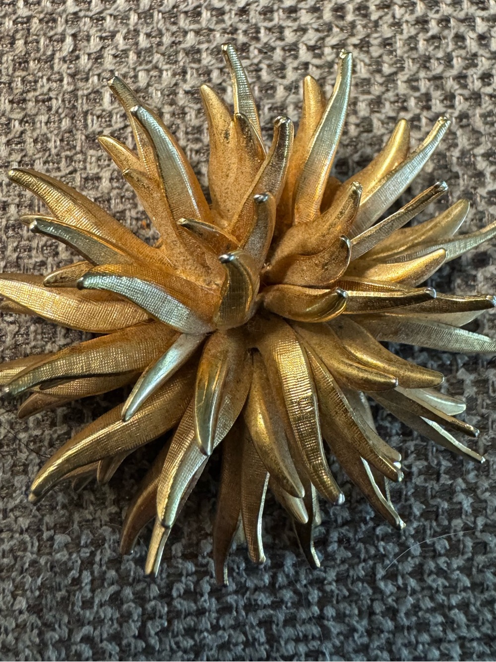 Gold-Tone Starburst Floral Brooch - Picture 6 of 14